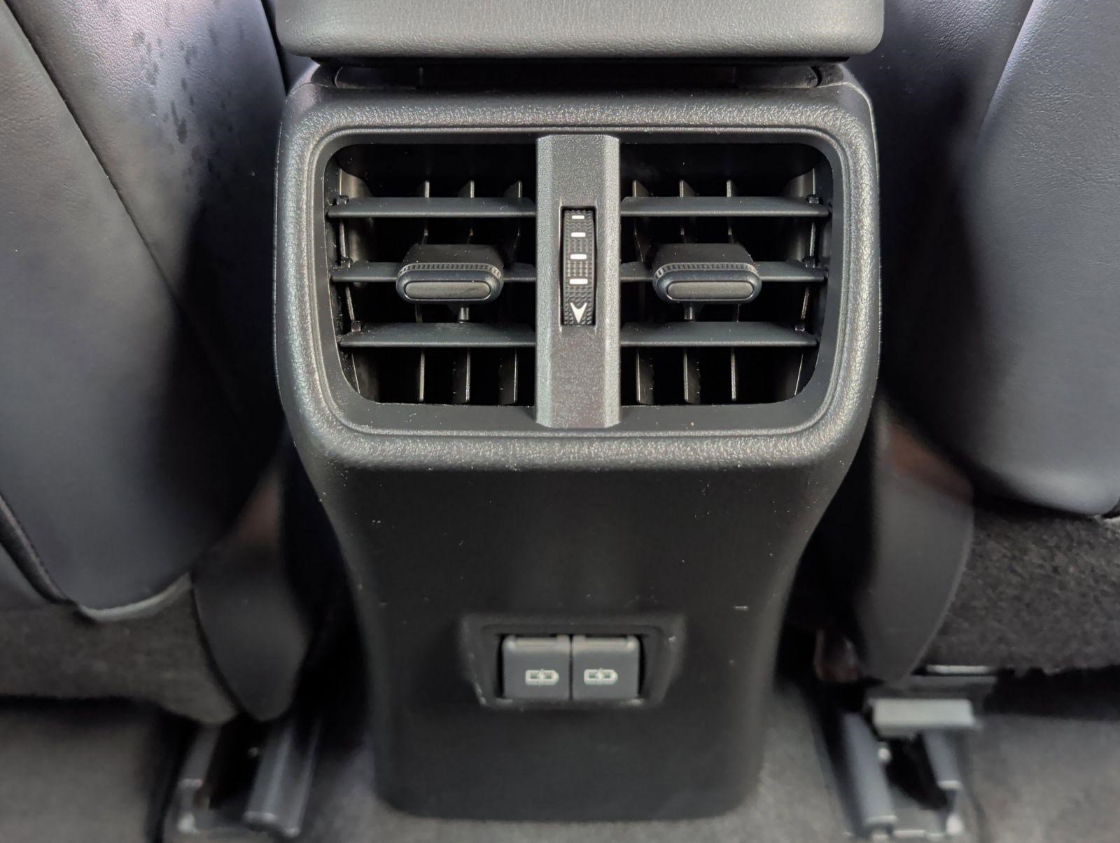 Certified 2022 Lexus UX 200 F Sport w/ Accessory Package (Z2) image 25