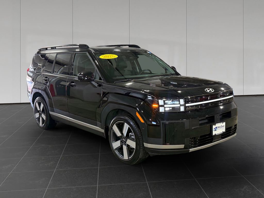 Used 2025 Hyundai Santa Fe Limited image 7