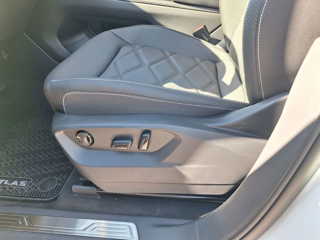 New 2026 Volkswagen Atlas Cross Sport SE image 25