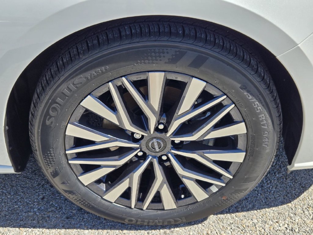 New 2026 Nissan Altima 2.5 SV FWD image 6