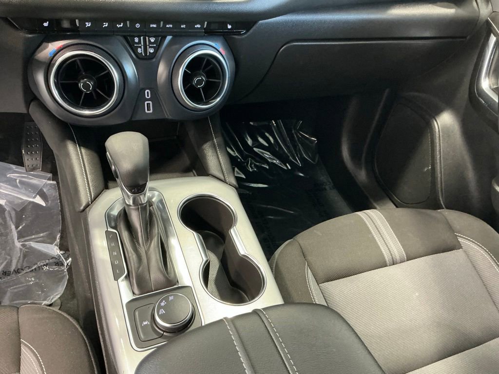 Used 2025 Chevrolet Blazer LT FWD image 11
