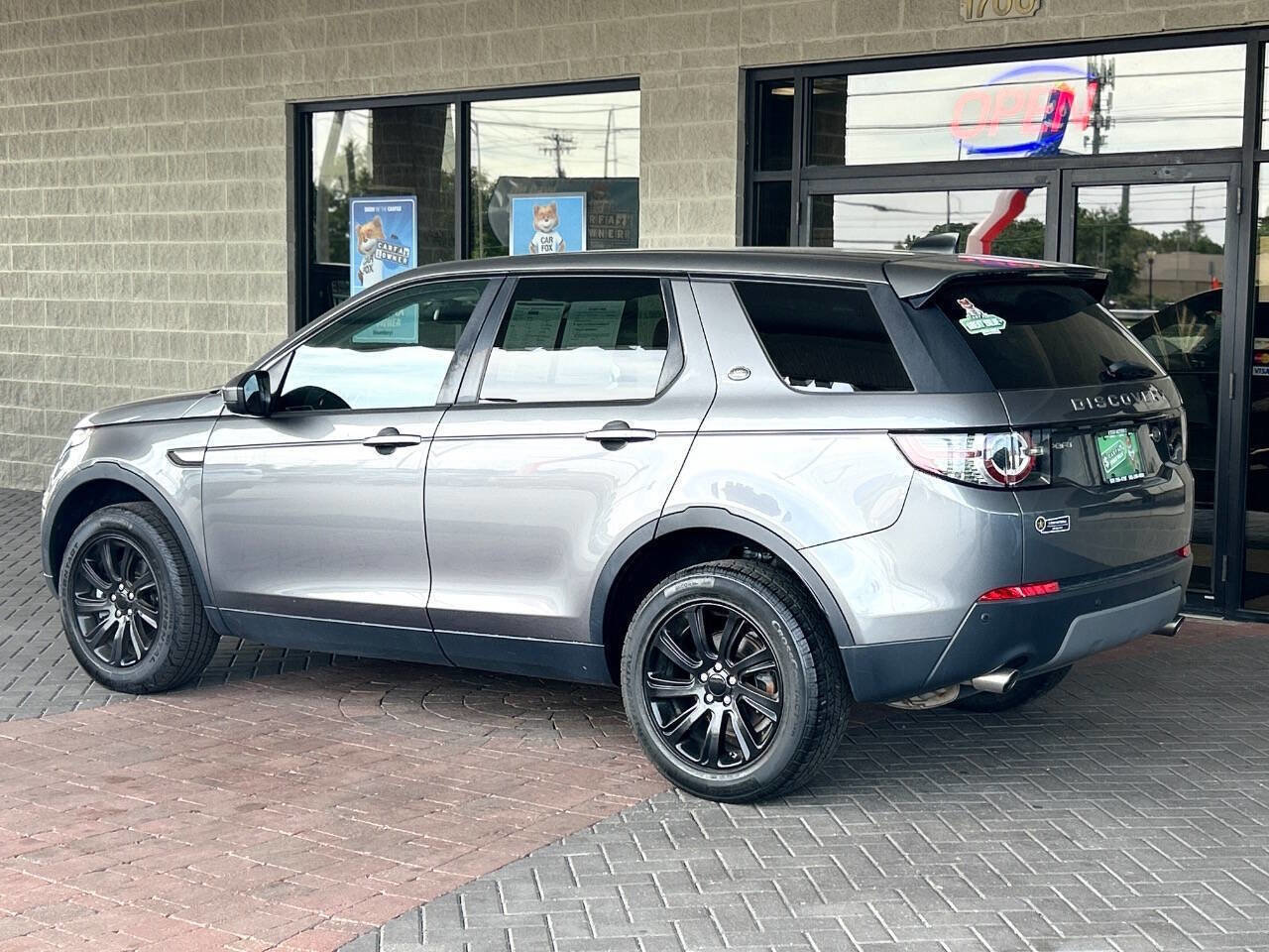 Used 2018 Land Rover Discovery Sport SE AWD/4WD image 94