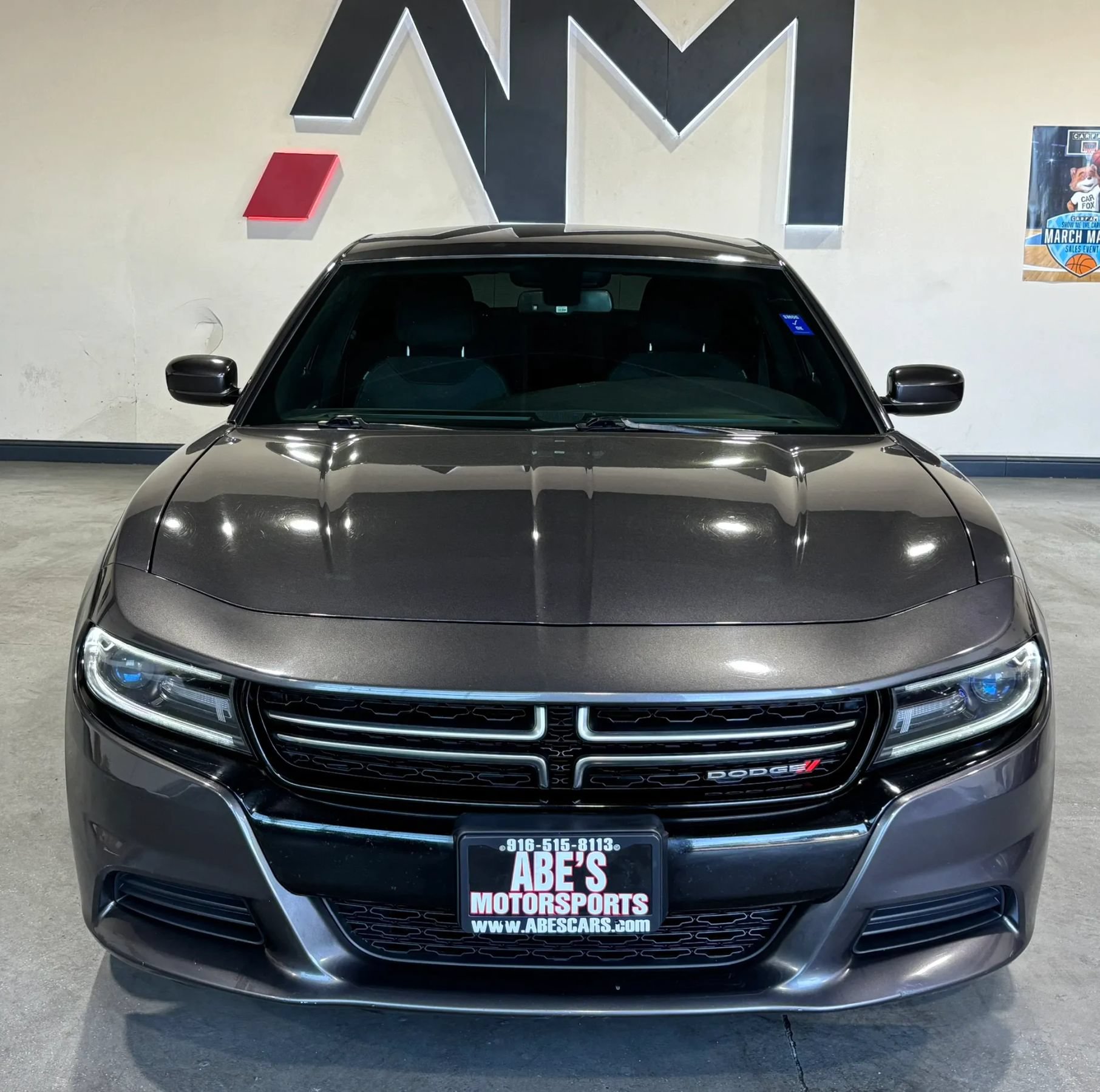 Used 2017 Dodge Charger SE RWD image 2