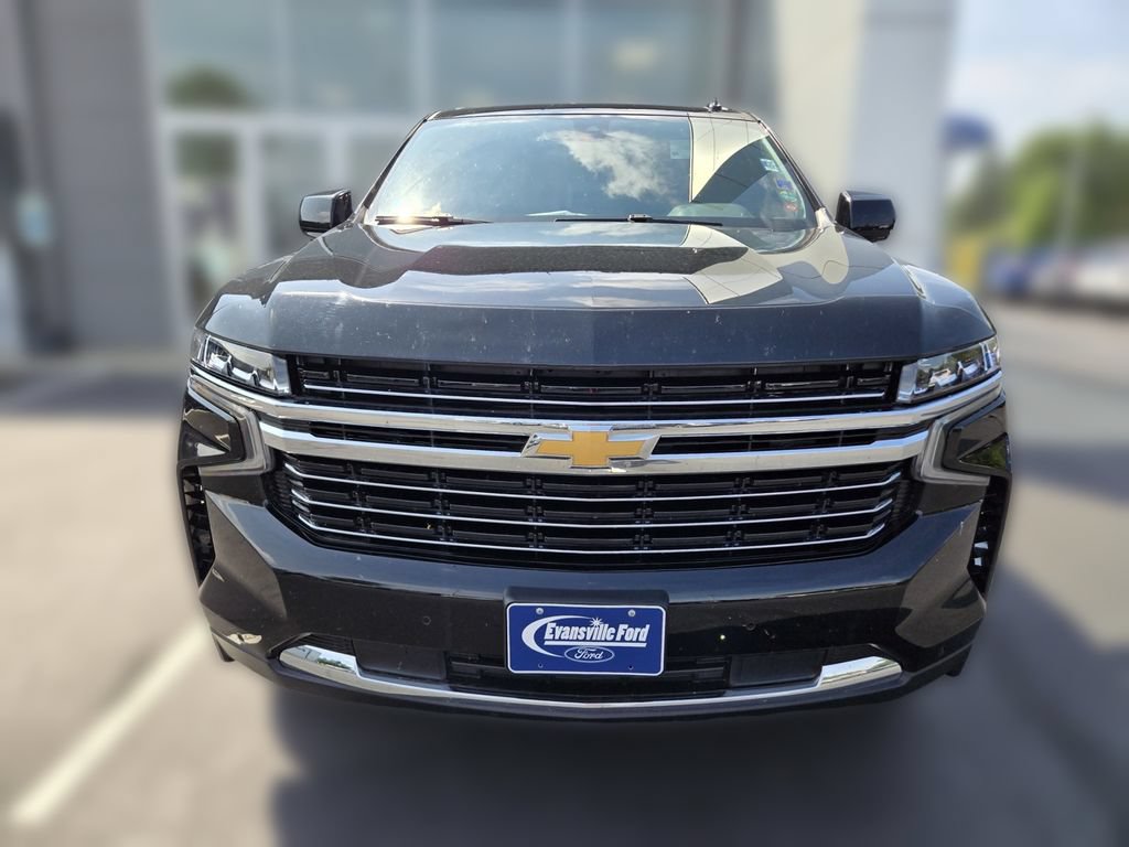 Used 2022 Chevrolet Suburban LT AWD/4WD image 2