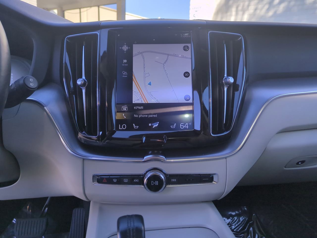 Used 2020 Volvo XC60 T8 Momentum image 26