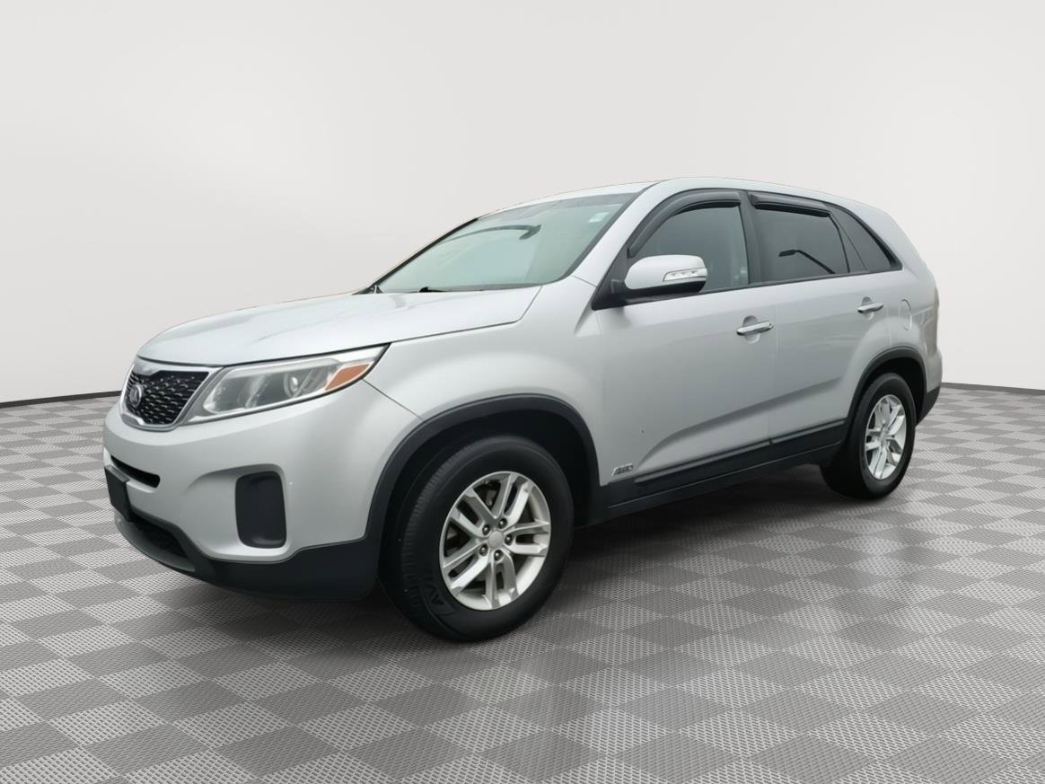 Used 2015 Kia Sorento LX image 3
