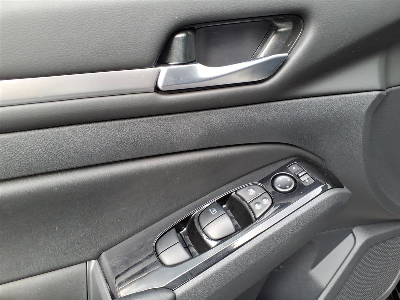 Used 2024 Nissan Altima 2.5 SL image 6