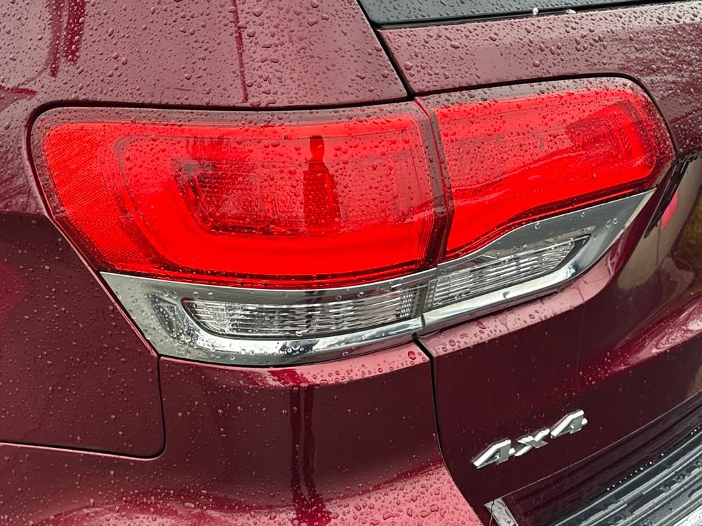 Used 2017 Jeep Grand Cherokee Overland w/ Jeep Active Safety Group image 10