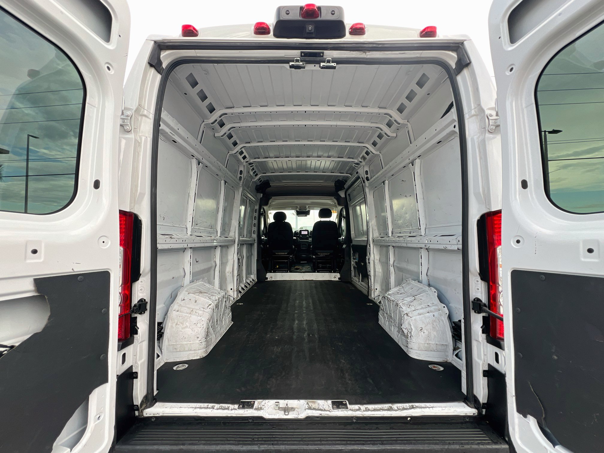 Used 2023 RAM ProMaster 2500 FWD image 34