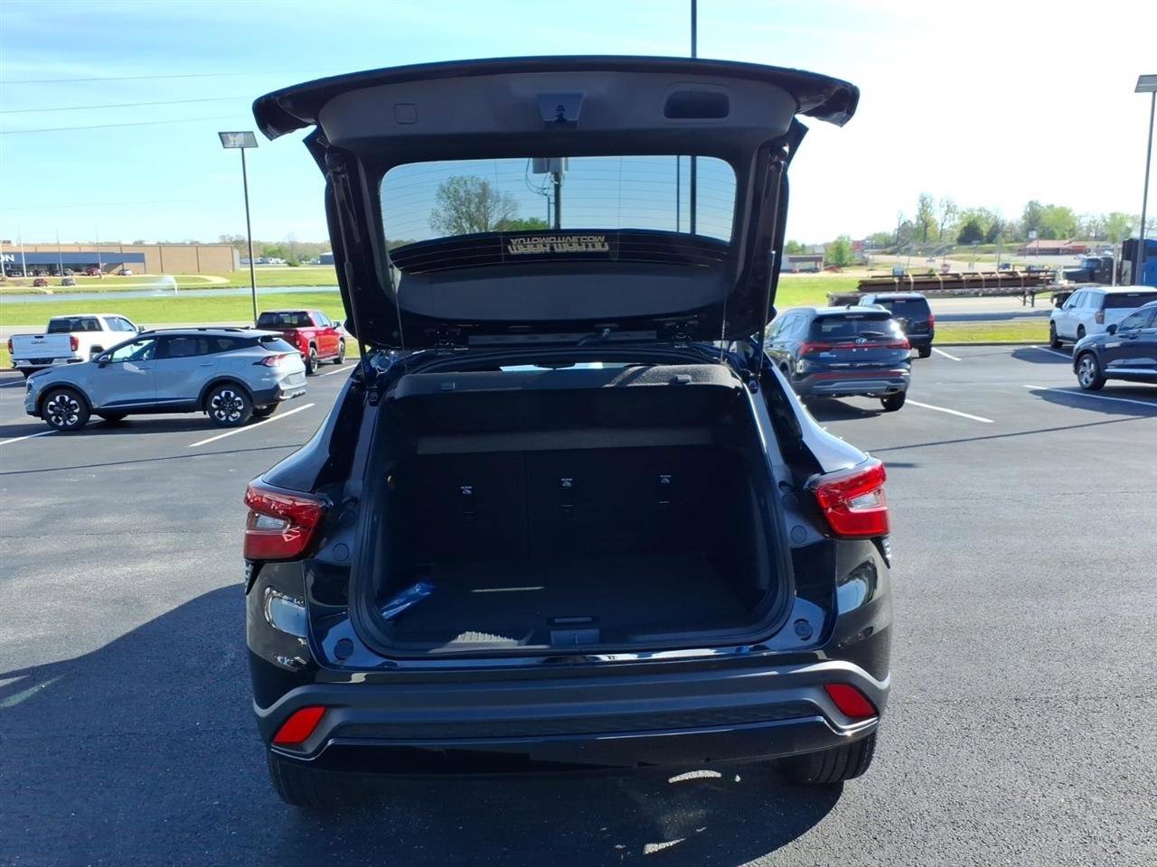 New 2026 Chevrolet Trax RS image 6