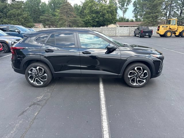 Used 2024 Chevrolet Trax RS w/ Driver Confidence Package FWD image 5