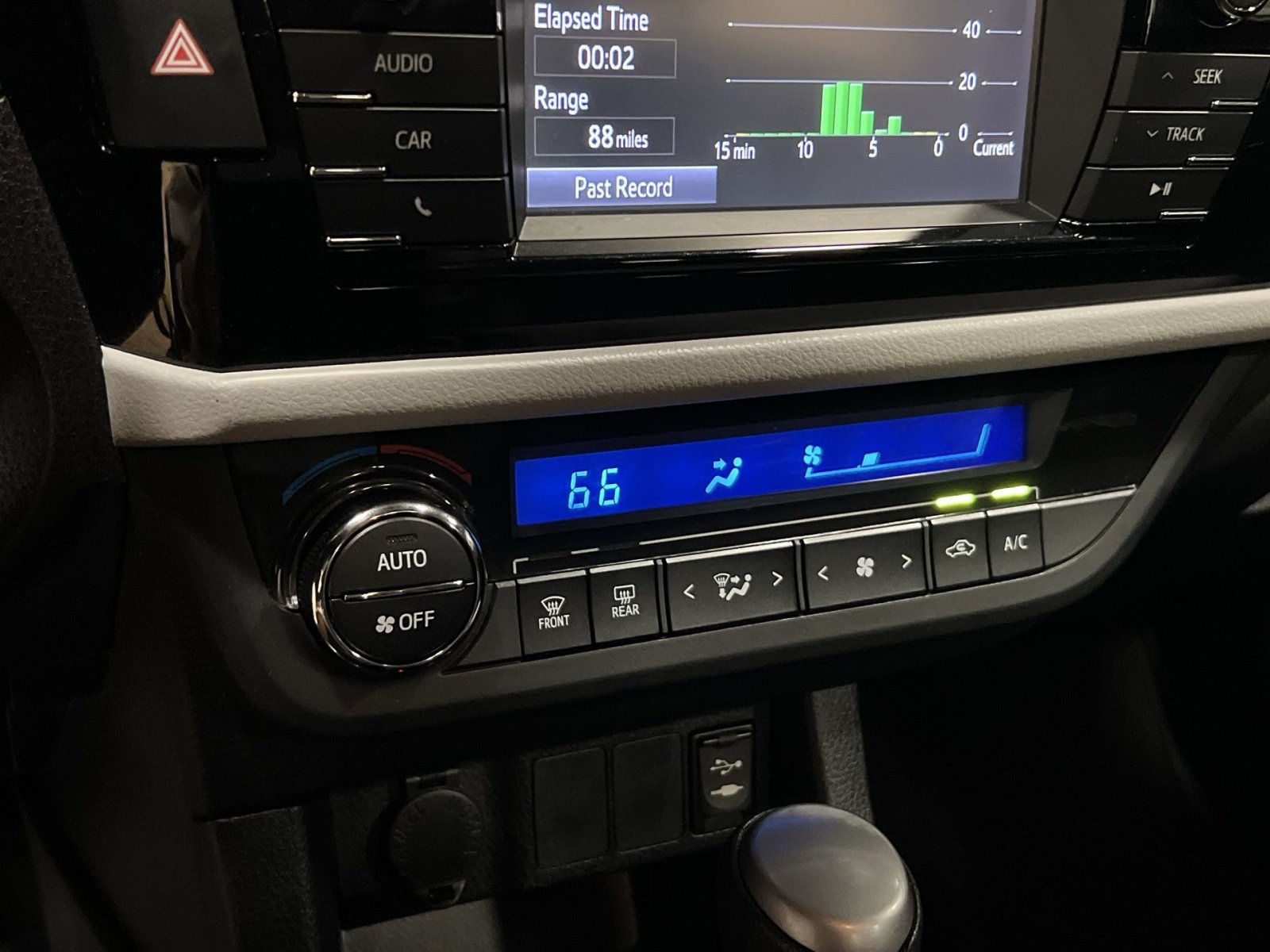Used 2014 Toyota Corolla LE FWD image 20