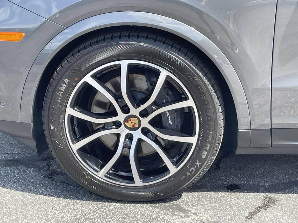 Used 2024 Porsche Cayenne Coupe AWD/4WD image 12