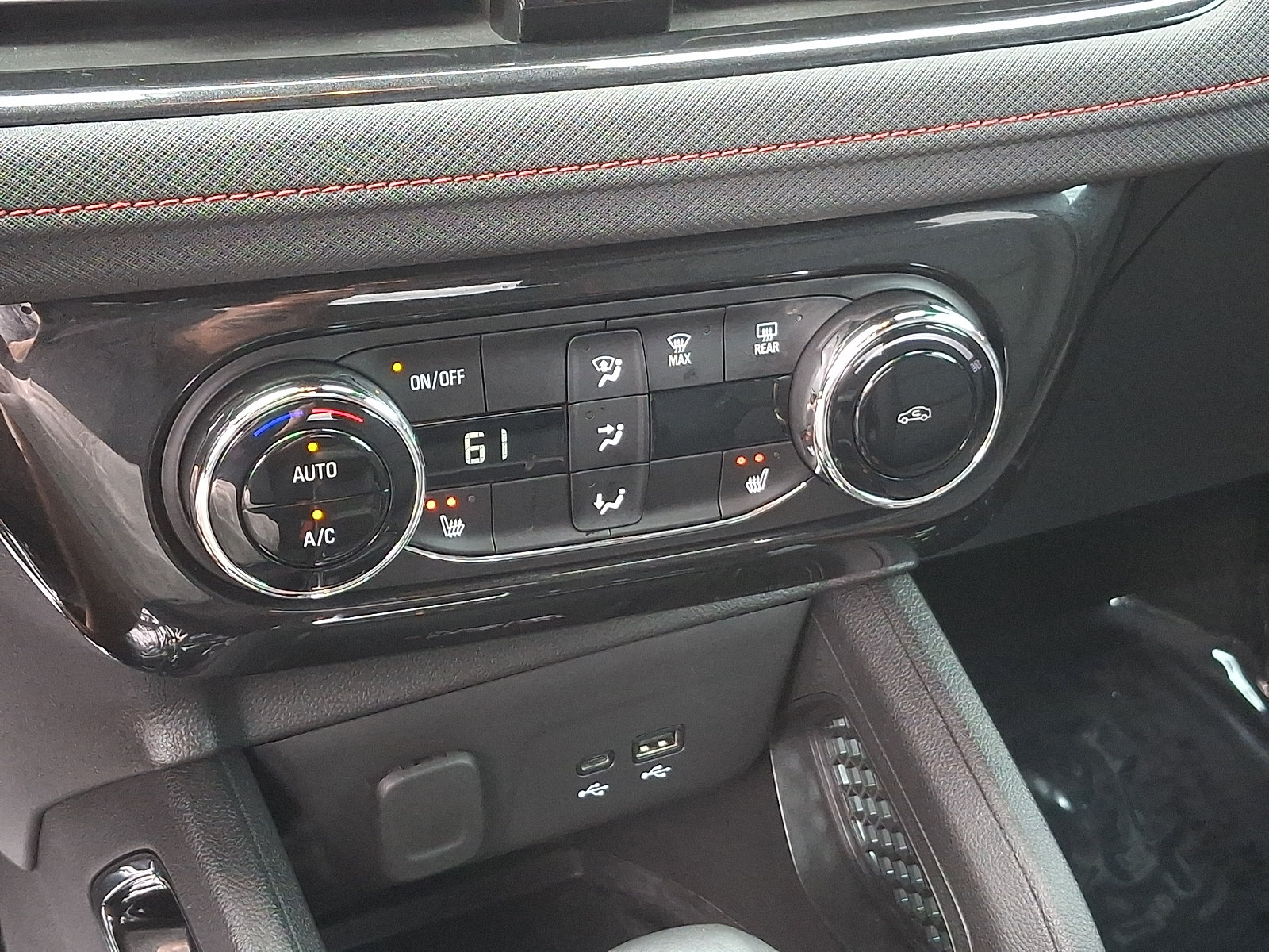 Used 2025 Chevrolet TrailBlazer RS w/ Convenience Package AWD/4WD image 15