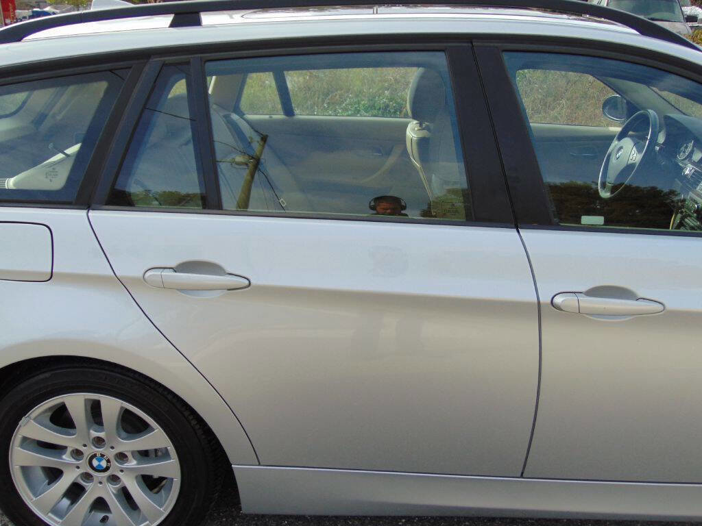 Used 2007 BMW 328xi 328xi AWD 4dr Wagon image 9