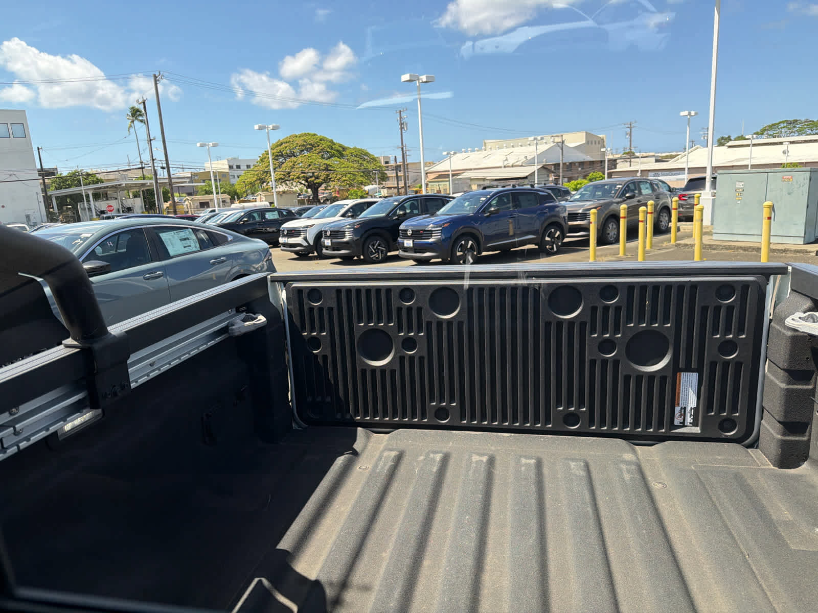 Used 2024 Nissan Frontier SV w/ Hardbody Edition AWD/4WD image 11