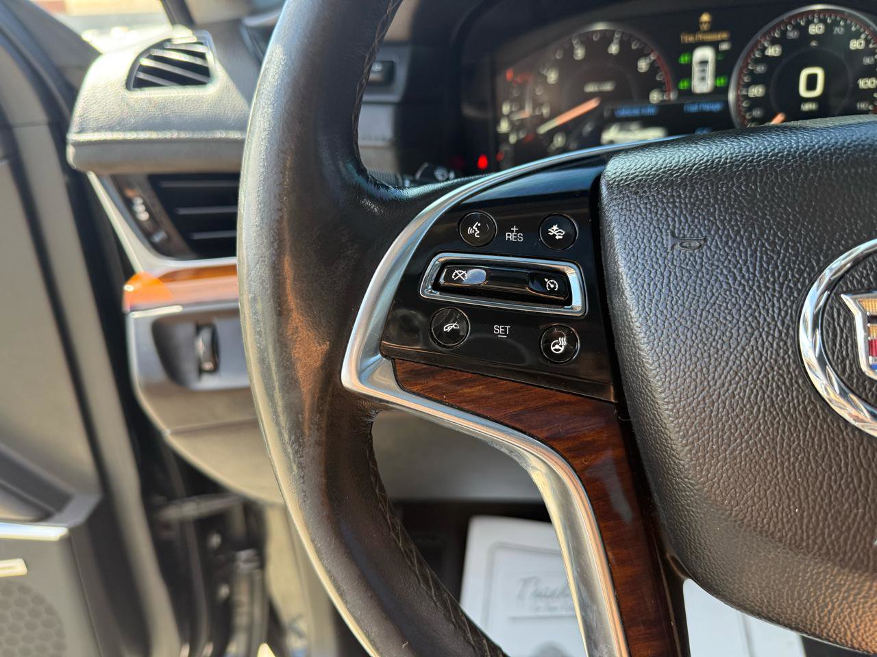 Used 2015 Cadillac Escalade Luxury RWD image 22
