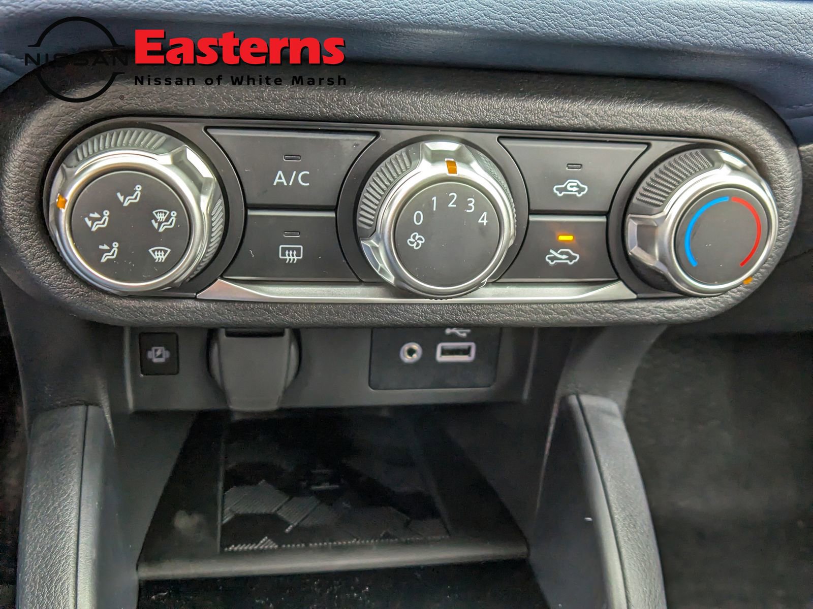 New 2025 Nissan Versa SV w/ Trunk Package image 20