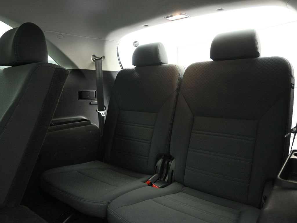 Used 2019 Kia Sorento LX image 26