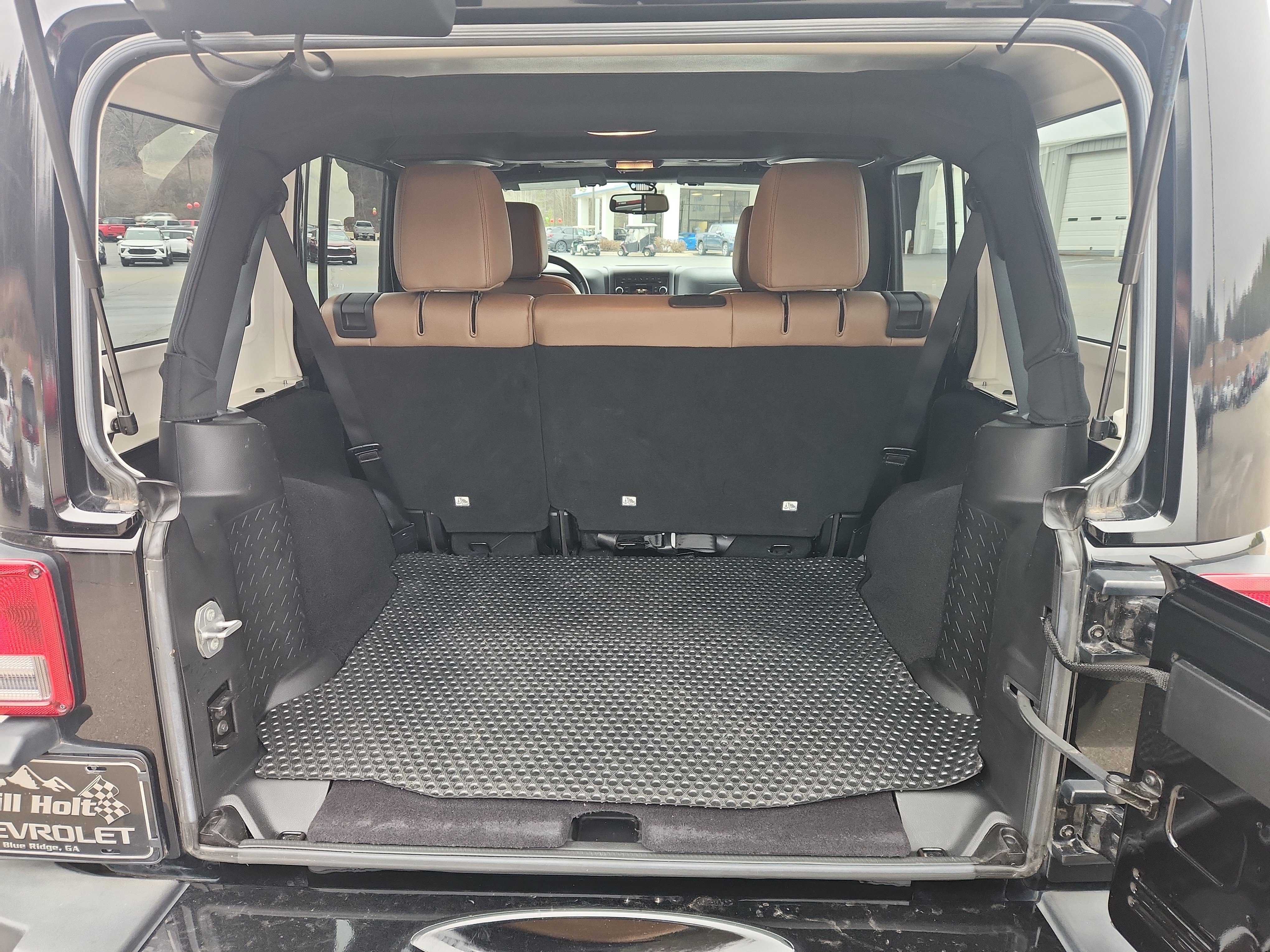 Used 2016 Jeep Wrangler Unlimited Sahara w/ Connectivity Group image 37