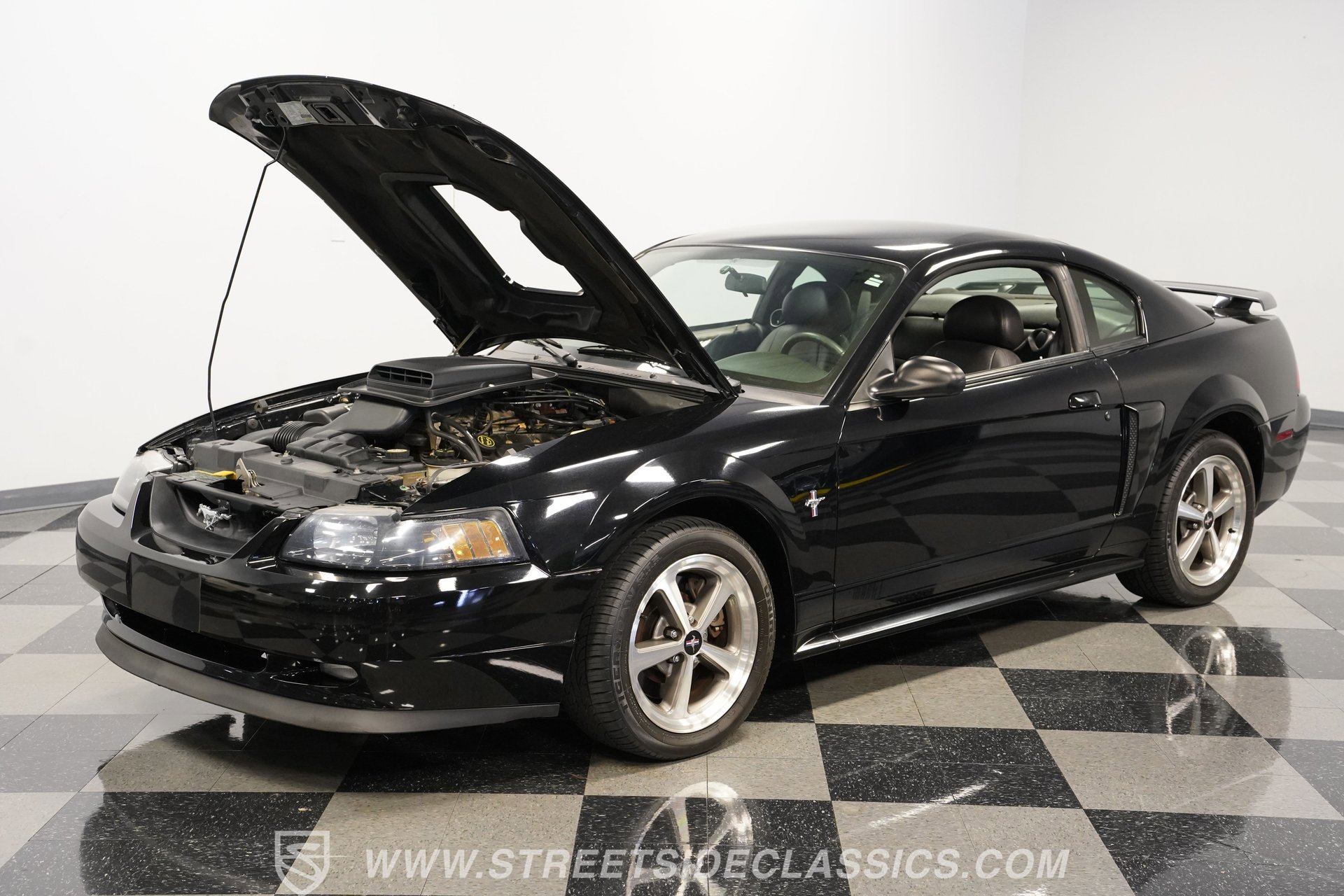 Used 2003 Ford Mustang Mach 1 RWD image 32