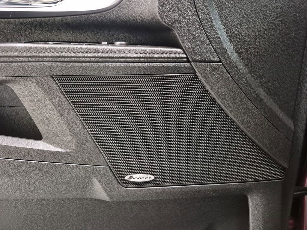 Certified 2016 Chevrolet Equinox LTZ w/ Enhanced Convenience Package image 25