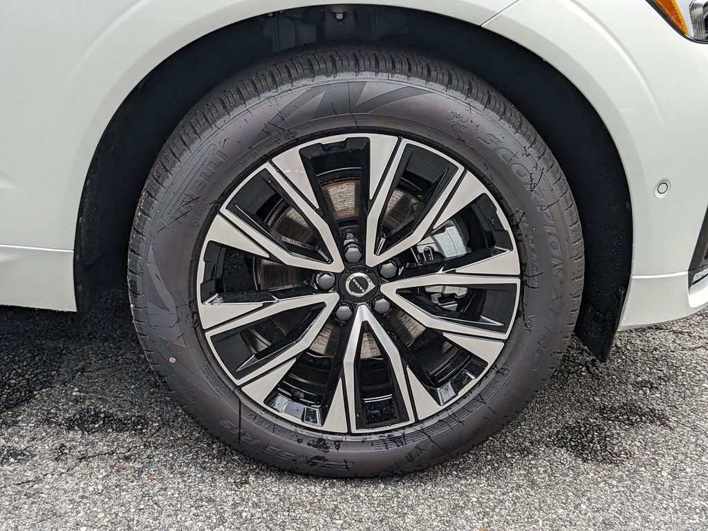 New 2025 Volvo XC60 B5 Plus w/ Protection Package Premier image 12