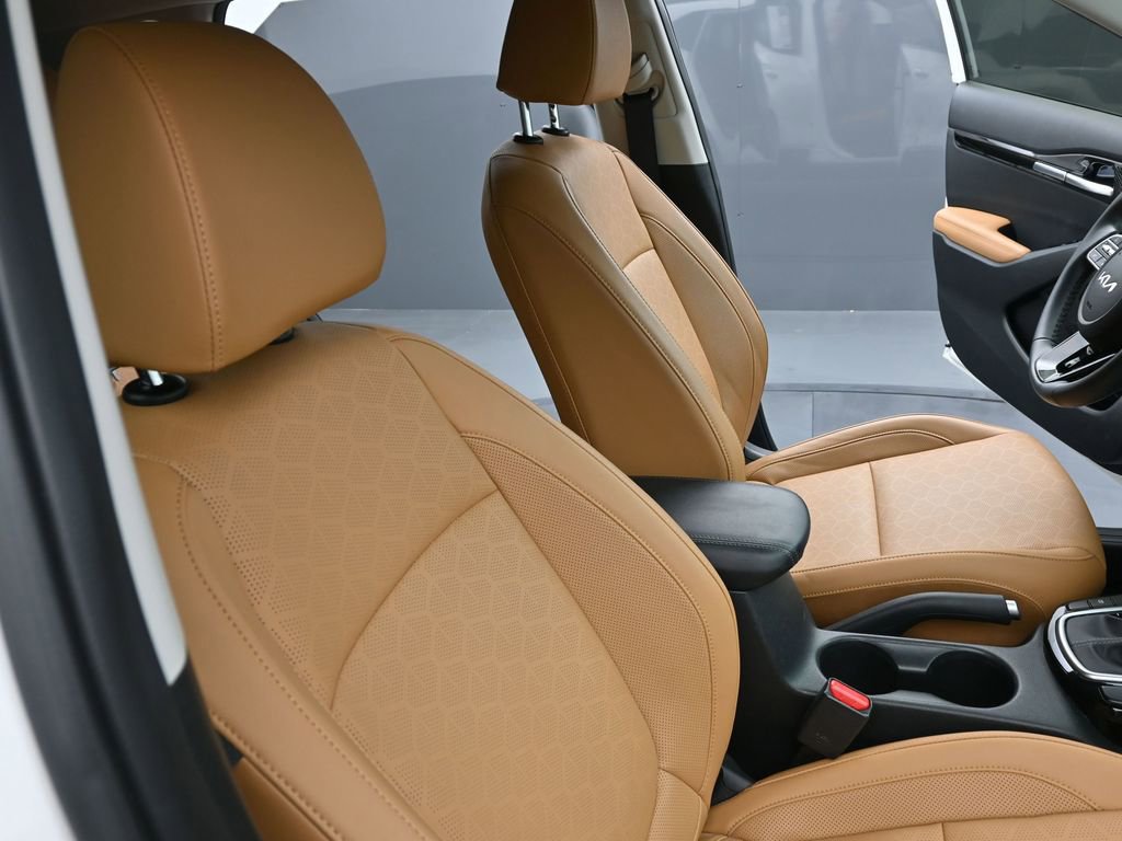Used 2024 Kia Seltos EX image 17
