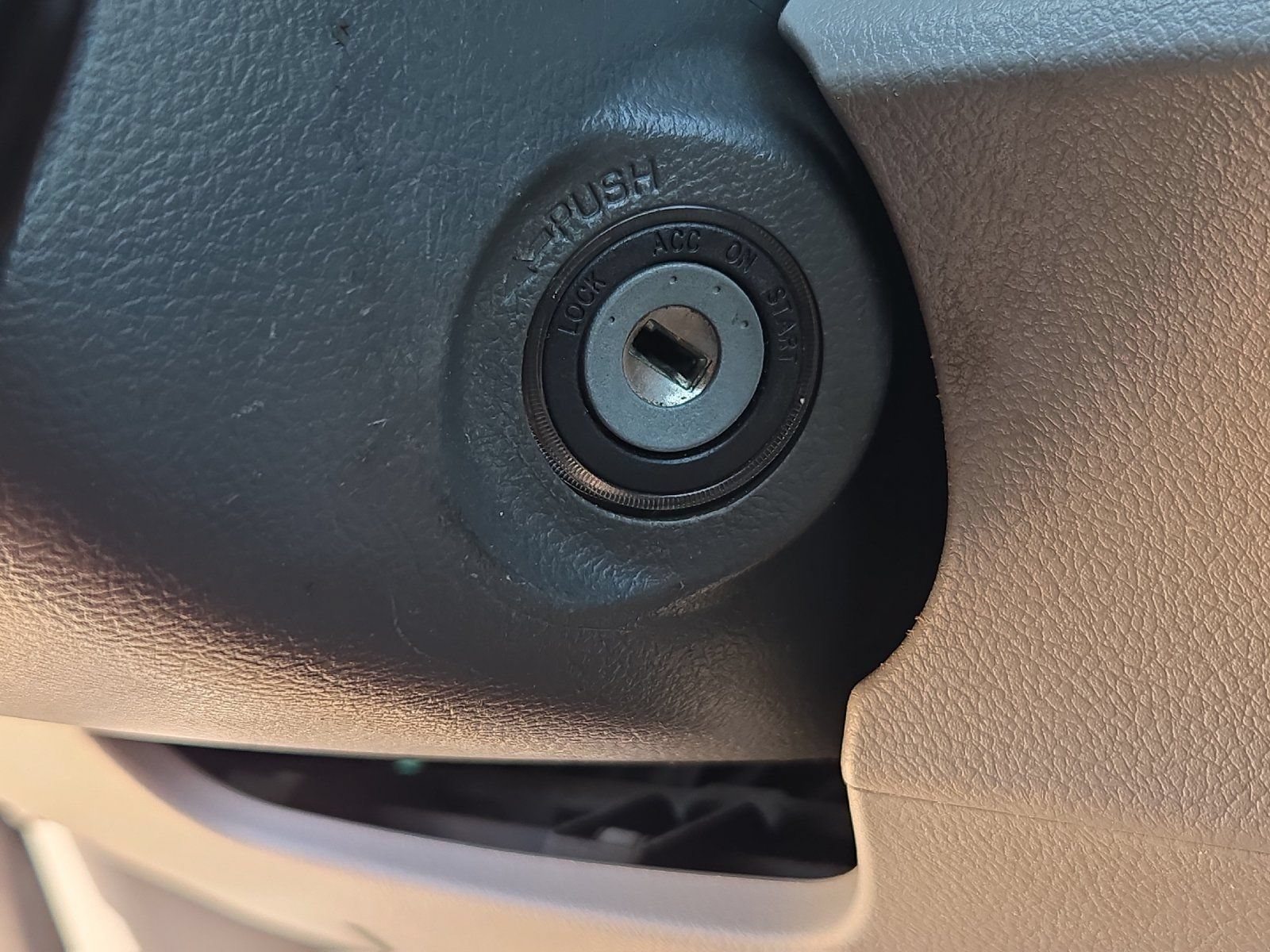 Used 2010 Toyota Camry LE FWD image 19