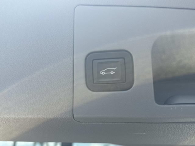 Certified 2025 Cadillac XT5 Luxury FWD image 12