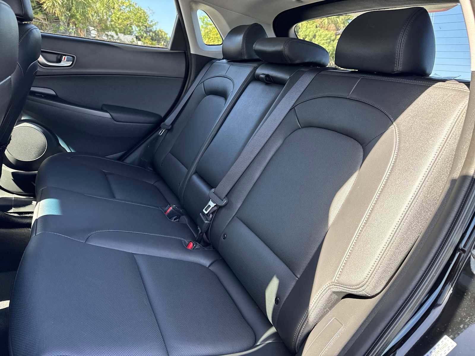 Used 2022 Hyundai Kona Limited AWD/4WD image 22