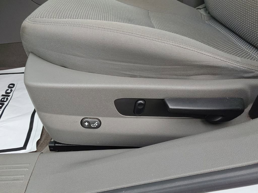 Used 2010 Chevrolet Malibu LS image 18