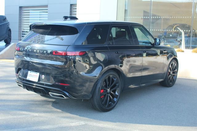 Used 2025 Land Rover Range Rover Sport Dynamic SE image 2