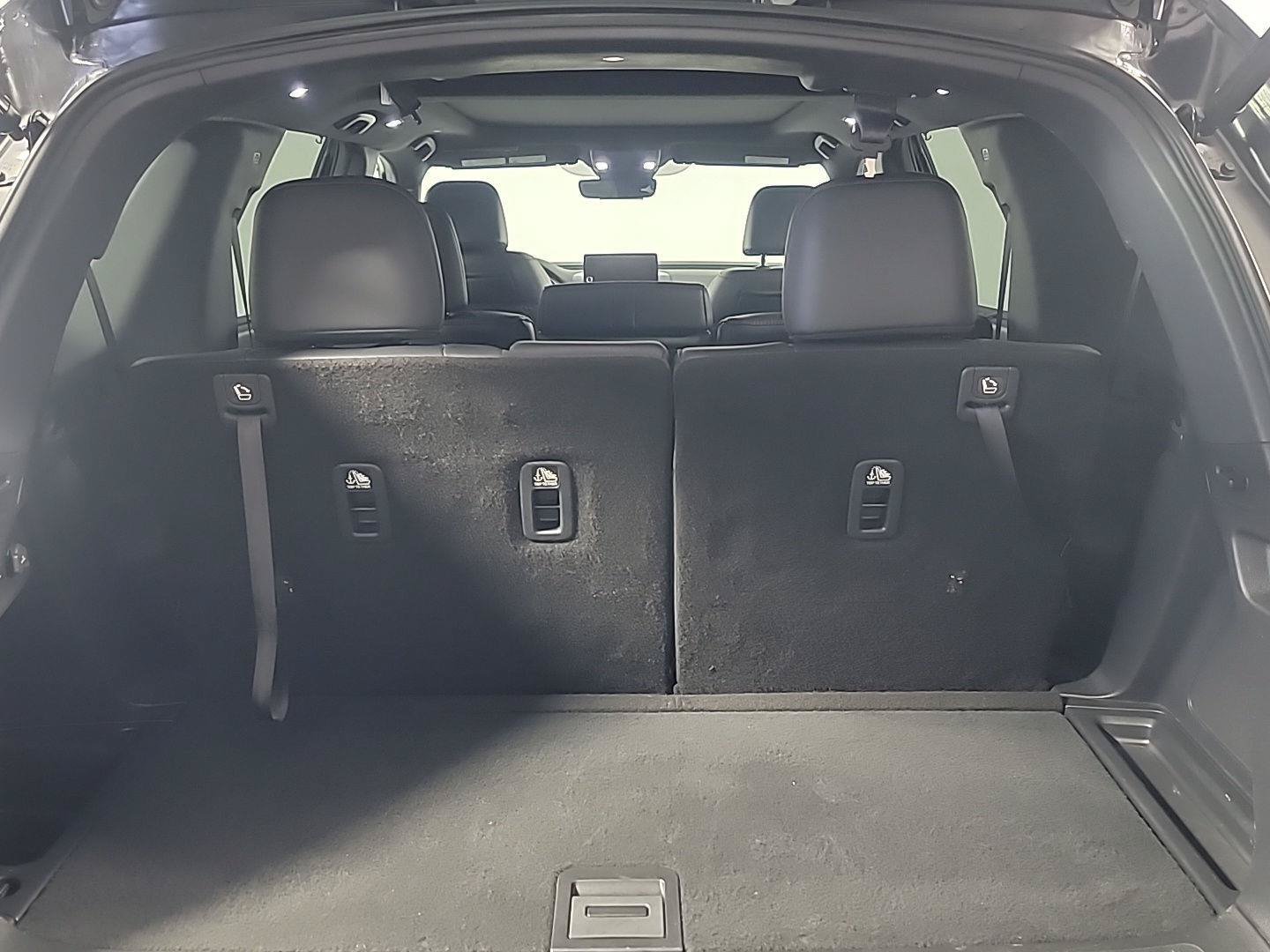 Certified 2025 Honda Pilot Black Edition image 8