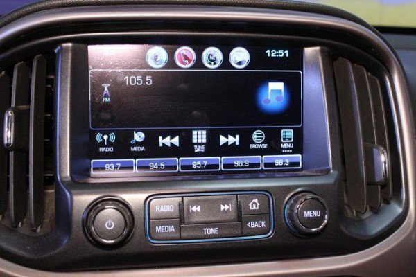 Used 2017 GMC Canyon SLE image 23