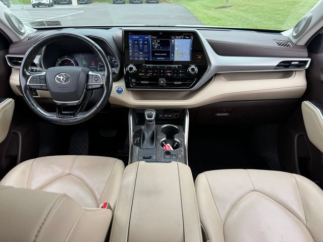 Used 2021 Toyota Highlander Platinum AWD/4WD image 17