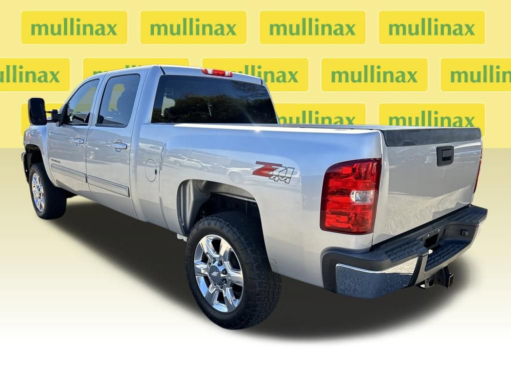 Used 2011 Chevrolet Silverado 2500 LT w/ Suspension Package, Off-Road image 3