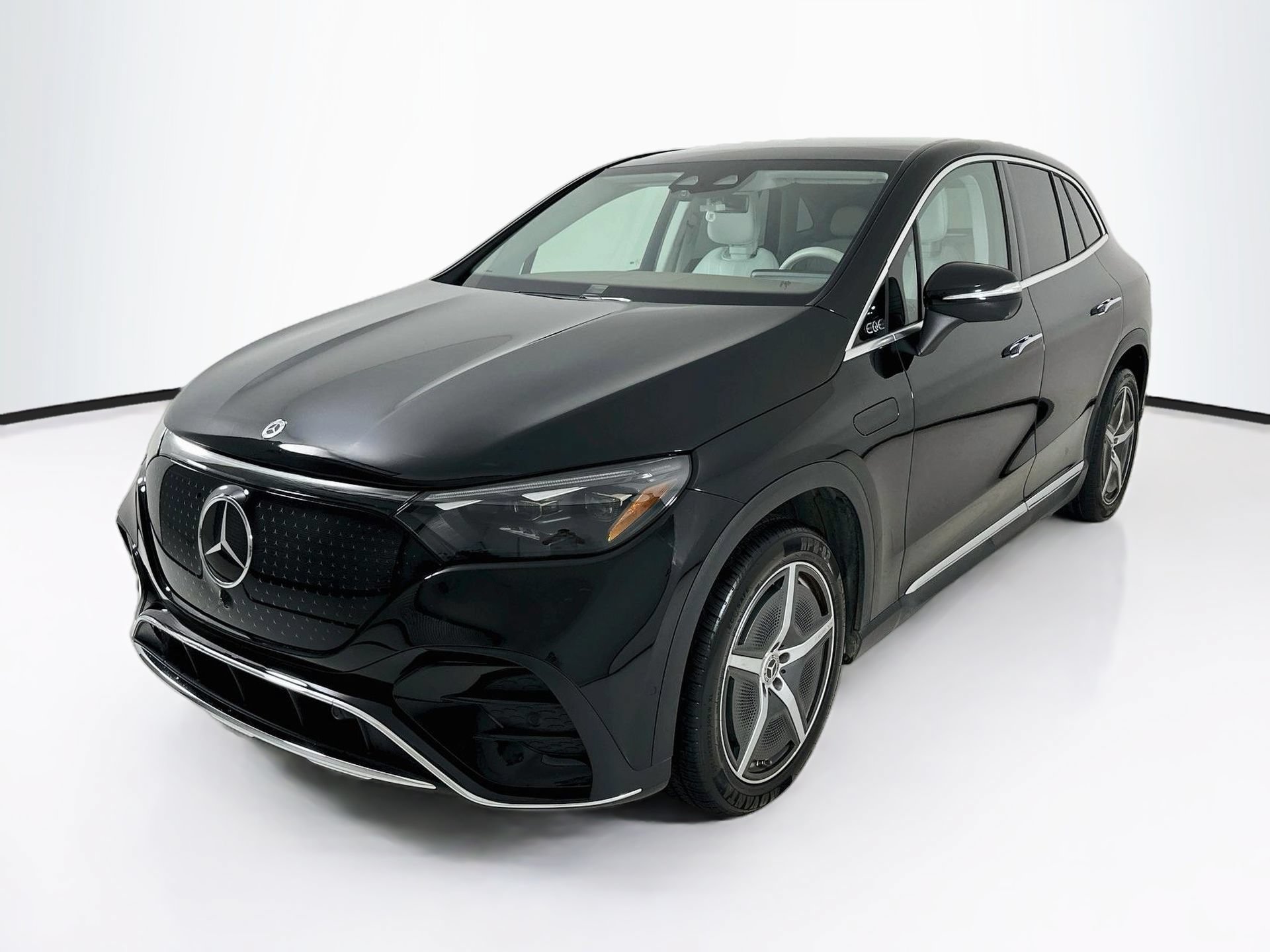 Certified 2023 Mercedes-Benz EQE 500 4MATIC SUV image 3