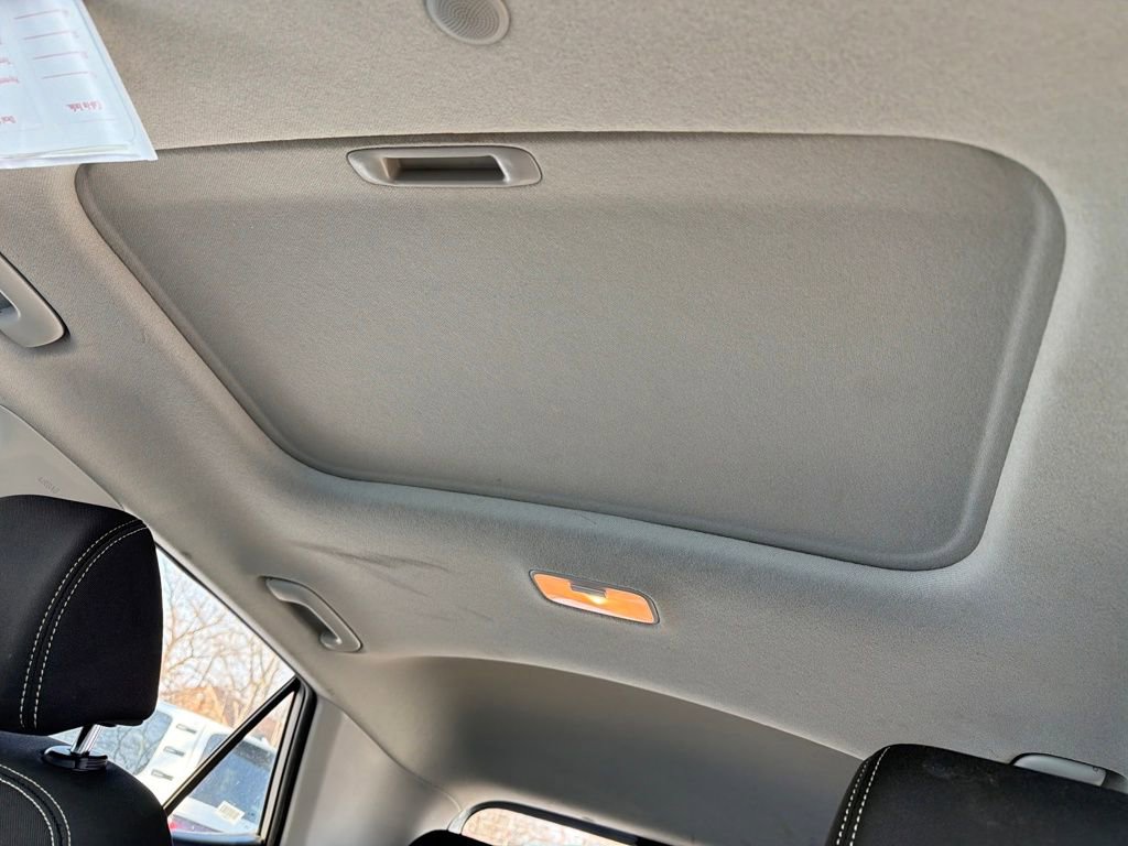 Used 2024 Hyundai Venue SEL image 23