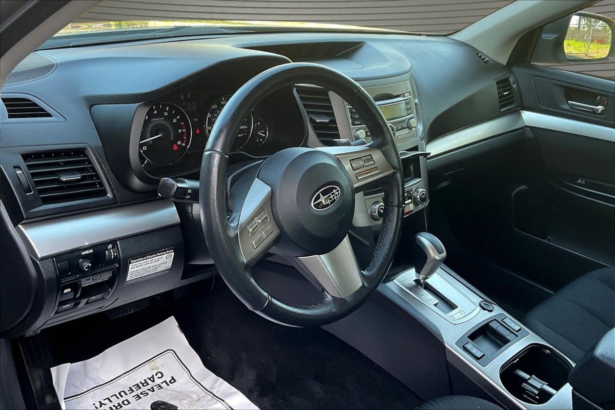 Used 2010 Subaru Legacy 2.5i Premium AWD/4WD image 15