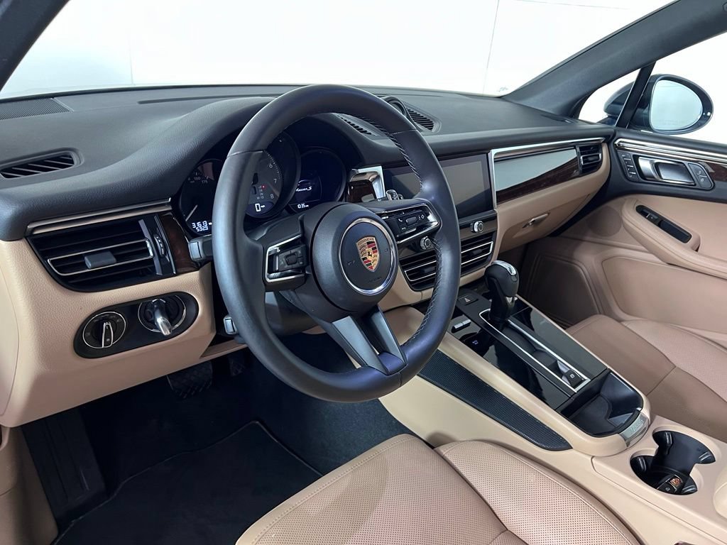 Certified 2023 Porsche Macan S AWD/4WD image 4