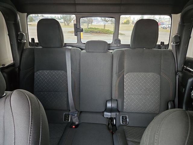 Used 2024 Jeep Gladiator Mojave w/ Technology Group image 30