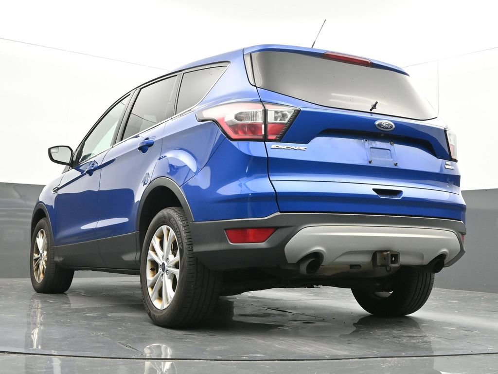 Used 2017 Ford Escape SE image 39