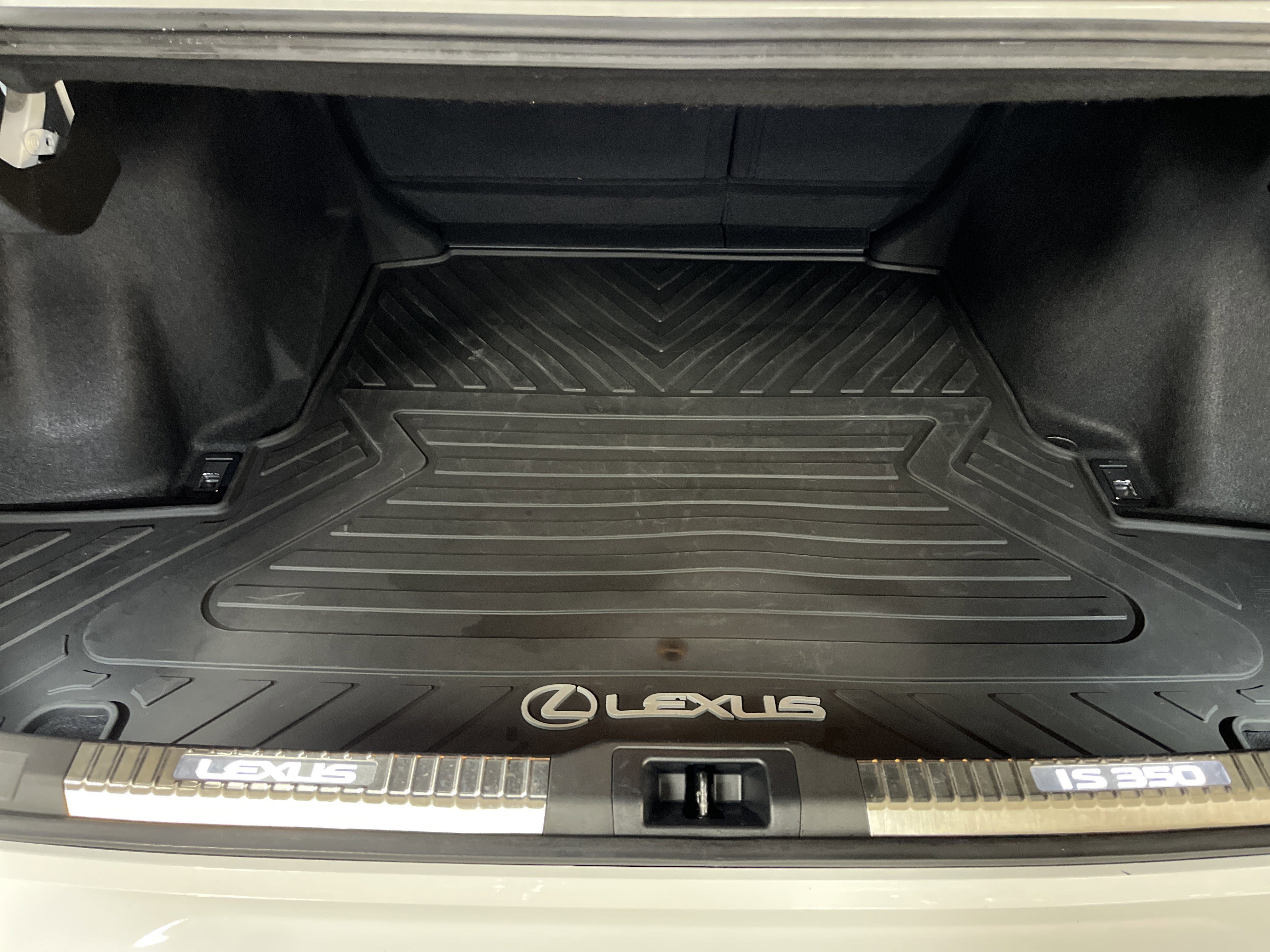 Used 2022 Lexus IS 350 F Sport image 32