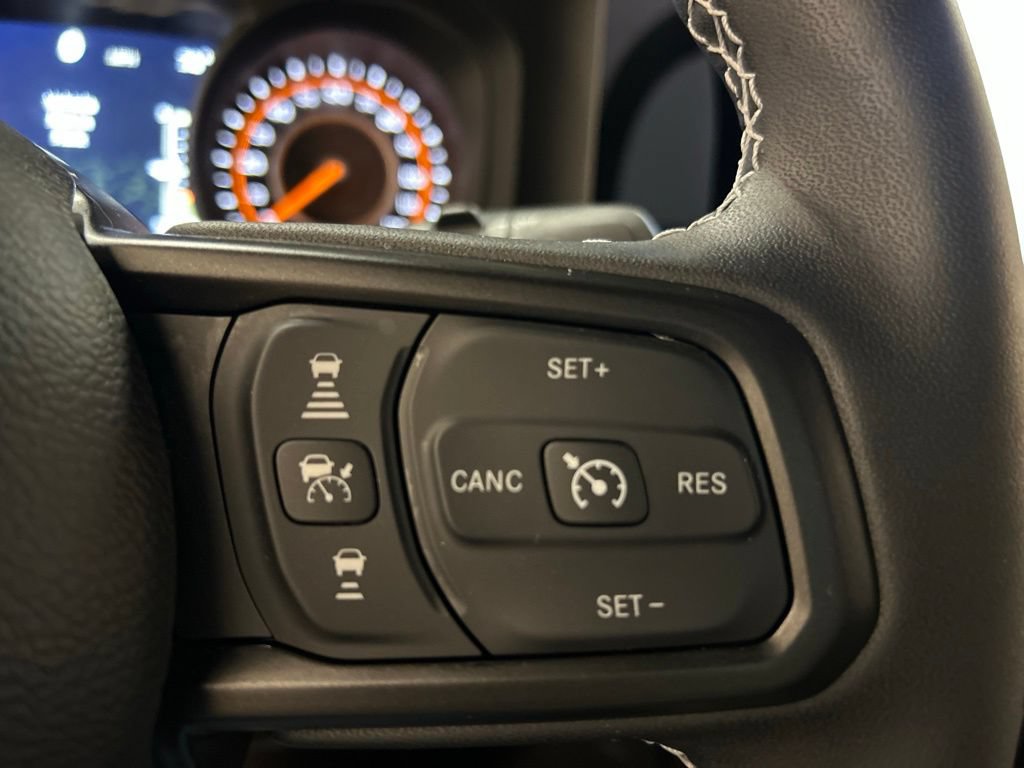 Used 2025 Jeep Wrangler Sport AWD/4WD image 19