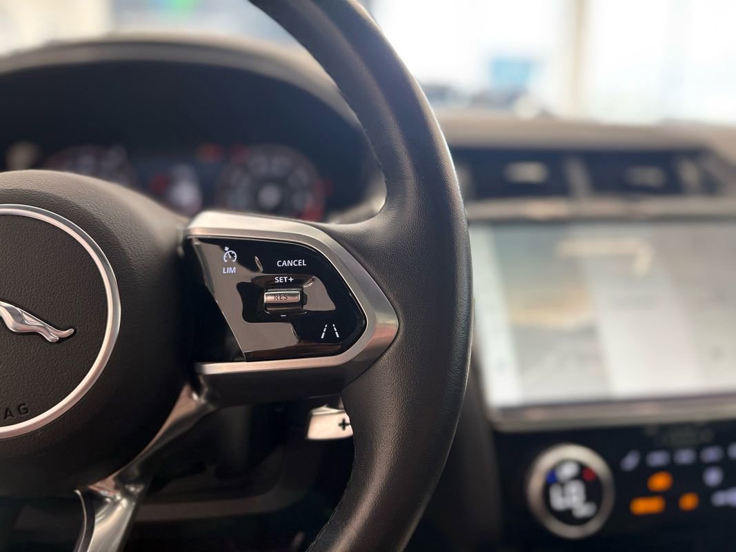 Used 2022 Jaguar E-PACE SE image 18