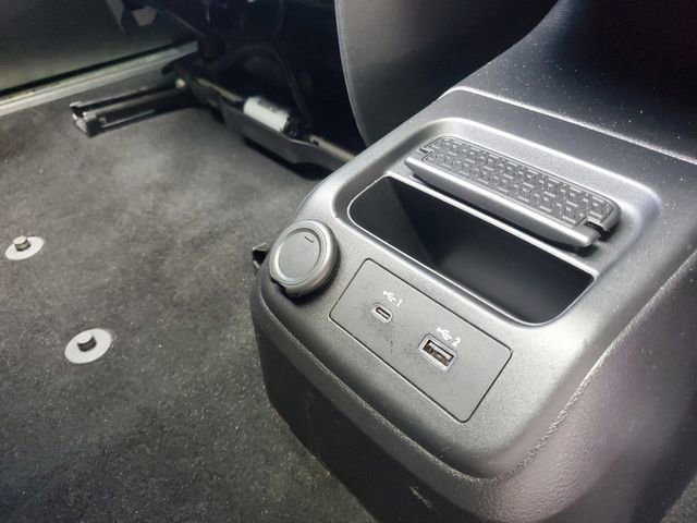 Used 2023 Nissan Ariya AWD/4WD image 28