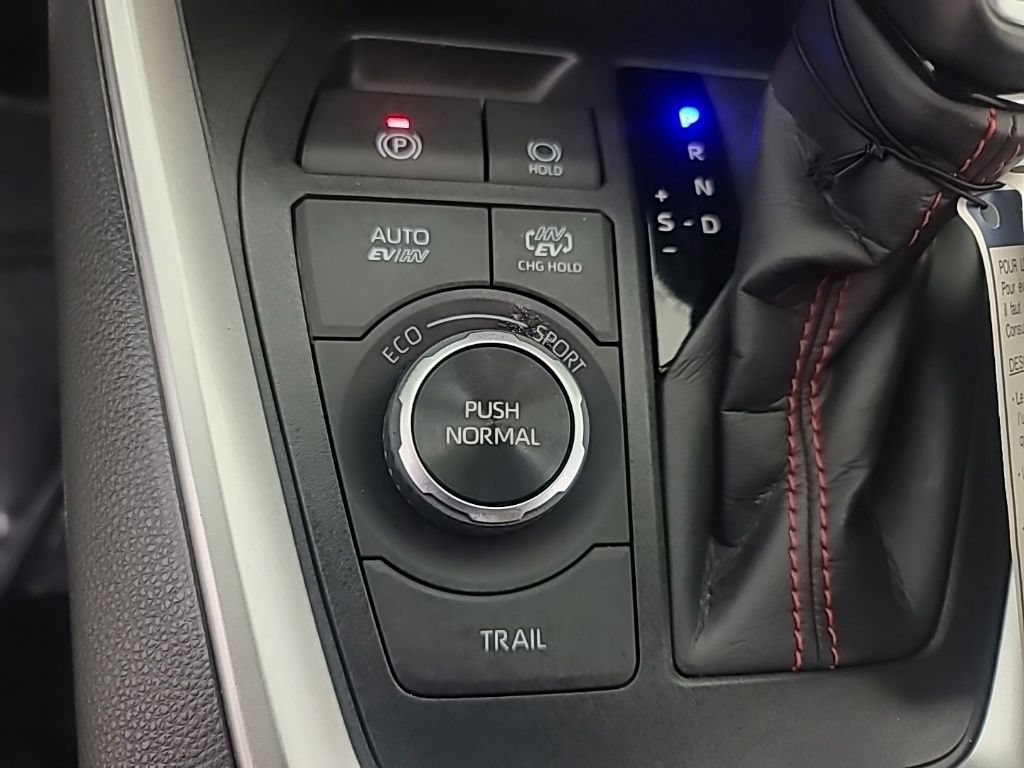 Used 2025 Toyota RAV4 SE w/ Weather & Moonroof Package AWD/4WD image 35