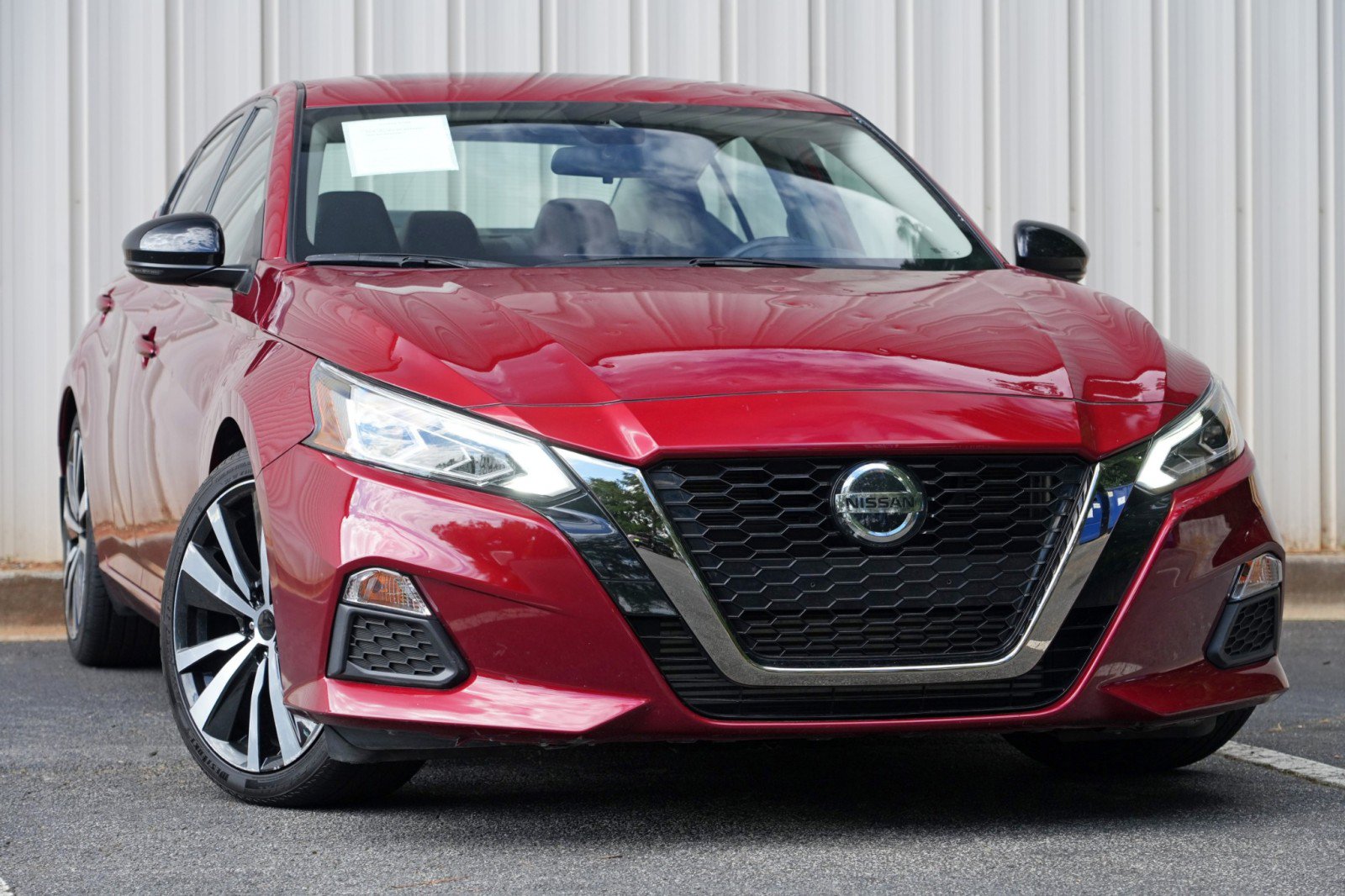 Used 2020 Nissan Altima 2.0 SR FWD image 2
