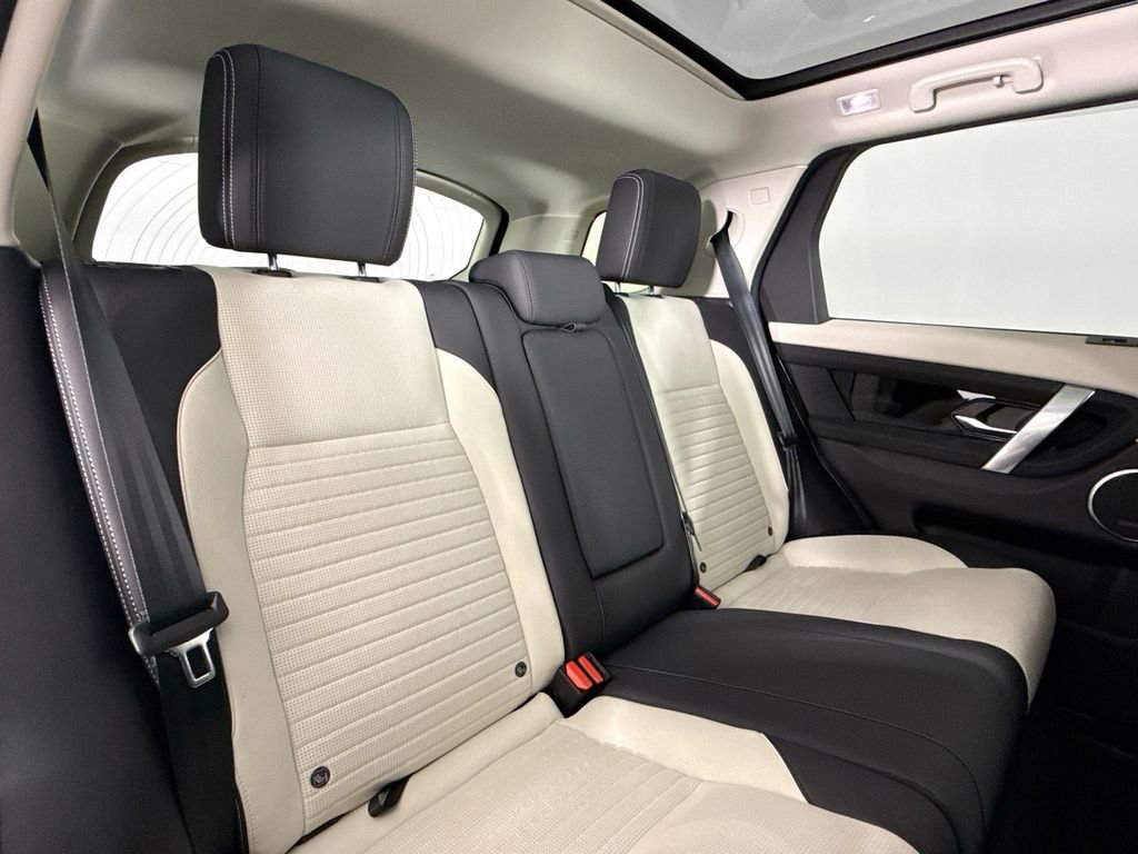 Used 2025 Land Rover Discovery Sport S image 15